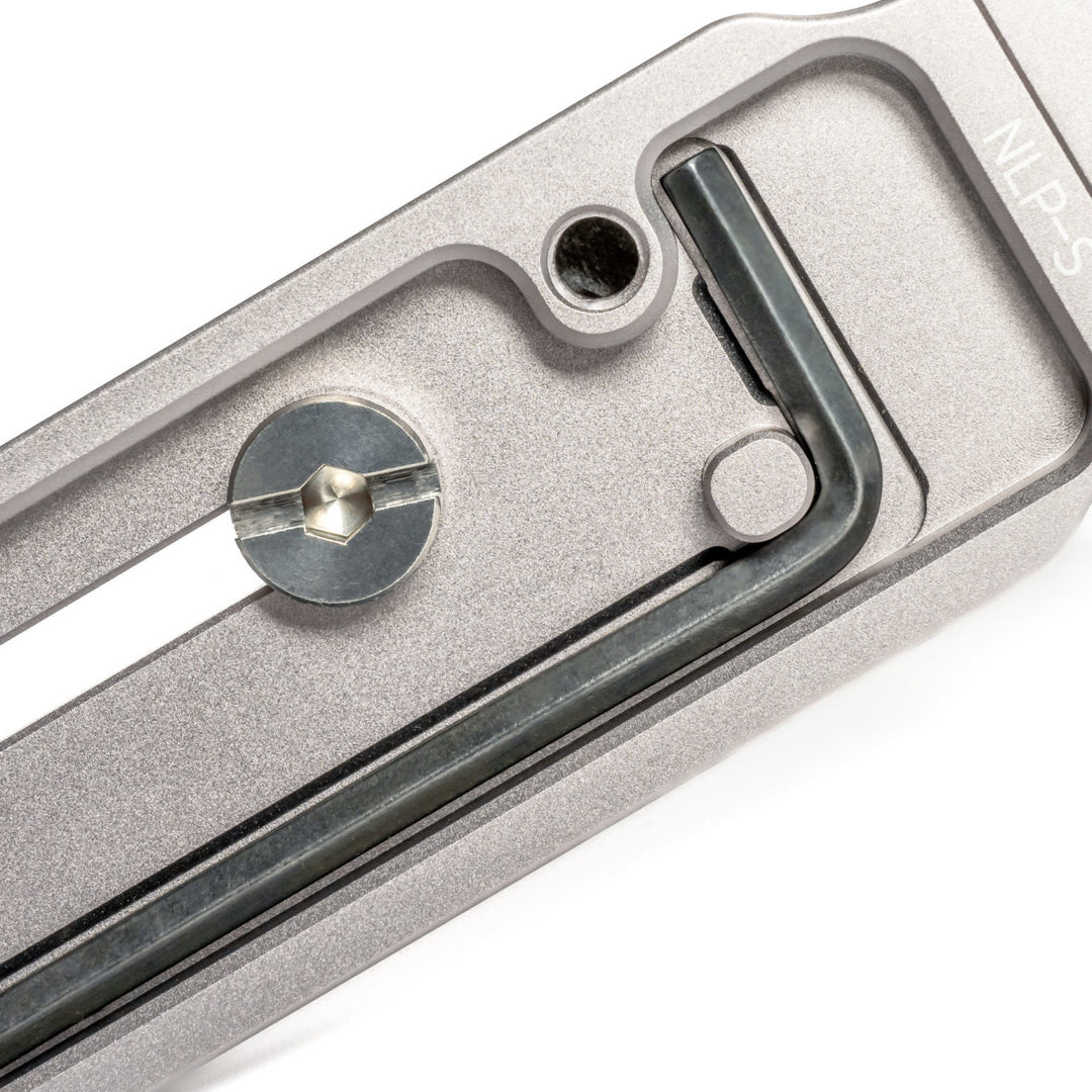 NiSi PRO NLP-CG Adjustable L Bracket for Camera with Flip Out Screen (Tripod mount point in the middle of the camera base)