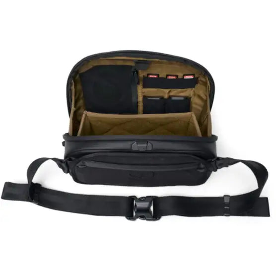 Nomatic McKinnon Camera Messenger 13L - Black