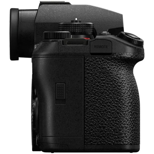 Panasonic Lumix S1IIE Body w/ Lumix S R24-105mm f/4 Macro IOS Lens Compact System Camera