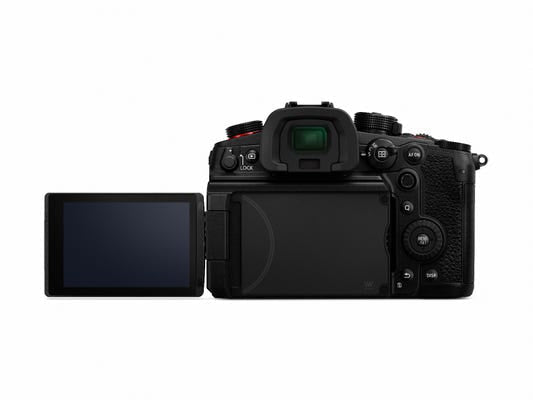 Panasonic GH6 Body w/Lumix 12- 60mm f/3.5-5.6 Lens
