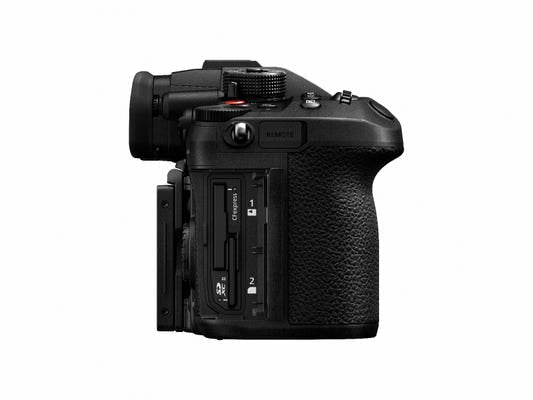 Panasonic GH6 Body w/Lumix 12- 60mm f/3.5-5.6 Lens