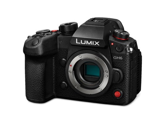 Panasonic GH6 Body w/Lumix 12- 60mm f/3.5-5.6 Lens